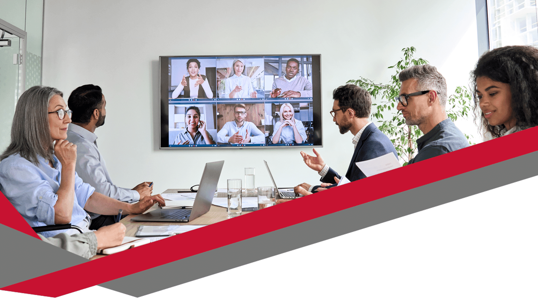 left-video-calling-conferencing-zoom-with-digicomm-web1800 video and audio conferencing